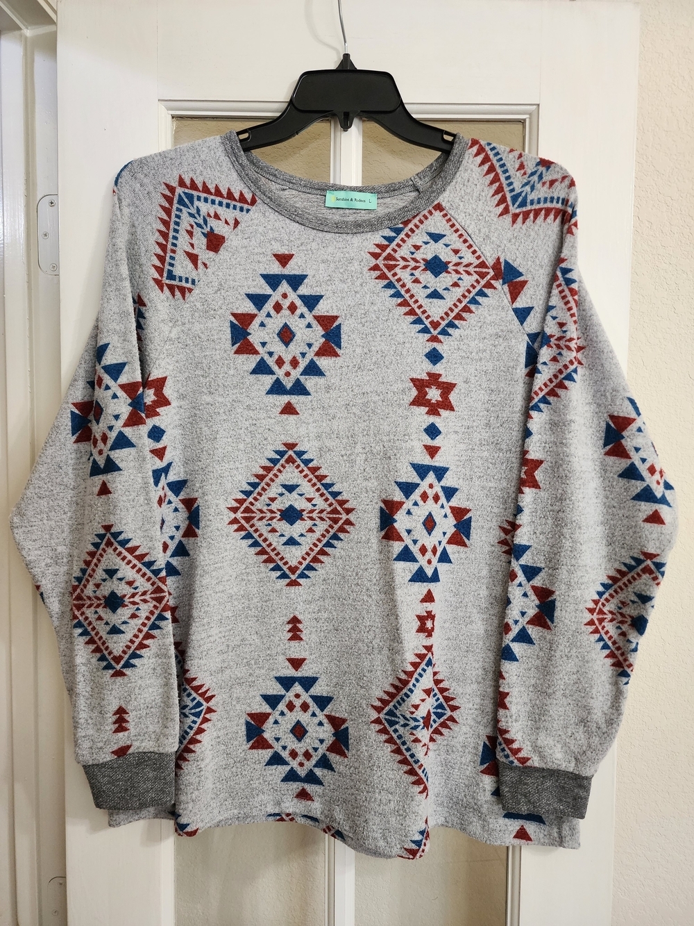 Sunshine & Rodeos Gray Aztec Southwestern Brushed Knit Pullover Top L